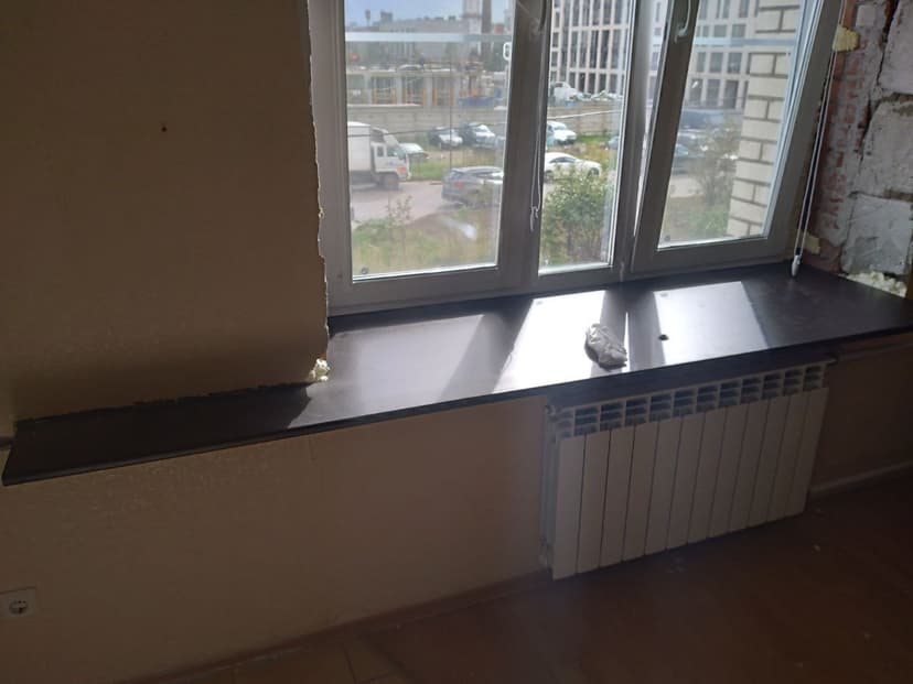 Установка подоконника из ЛДСП в СПб, ул. Манчестерская